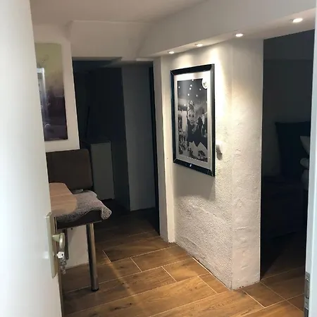 Schone Souterrain In ヘルツォーゲンラート